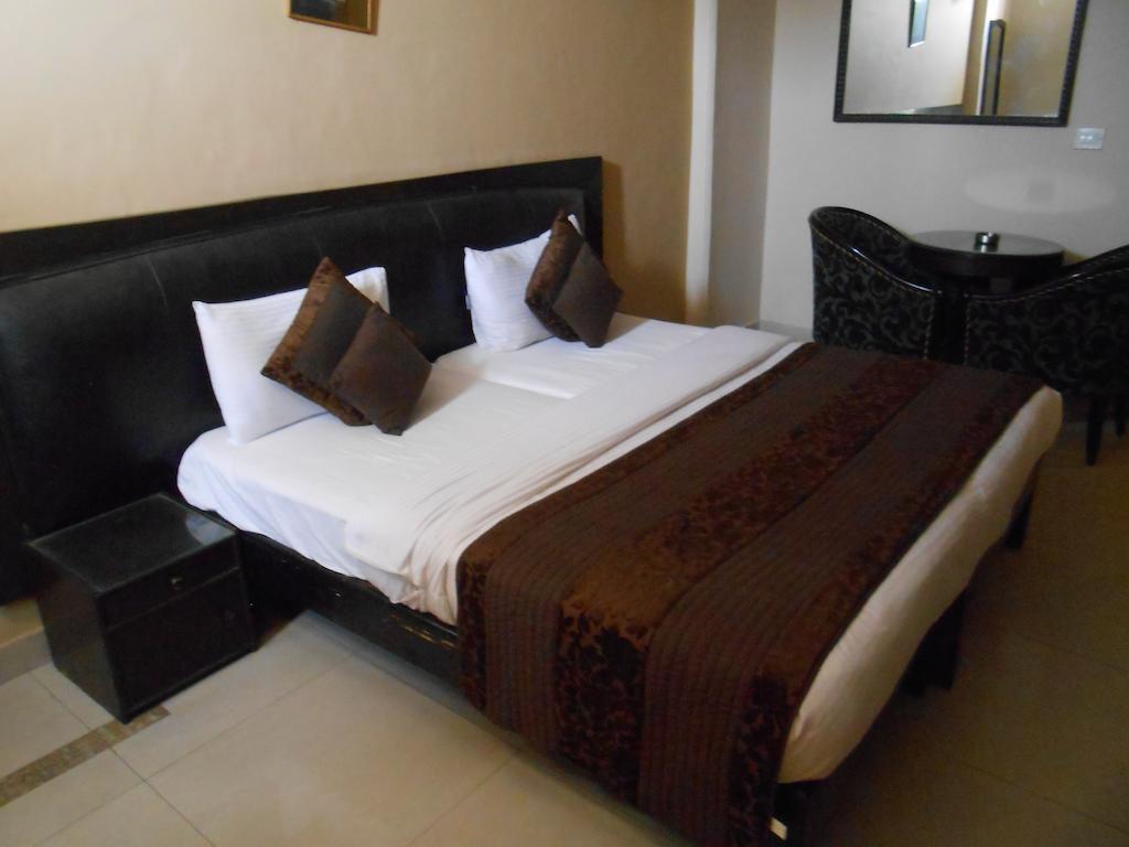 Hotel Fabexpress Lloyd House Nowe Delhi Pokój zdjęcie