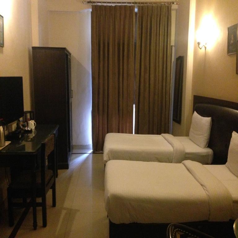 Hotel Fabexpress Lloyd House Nowe Delhi Zewnętrze zdjęcie
