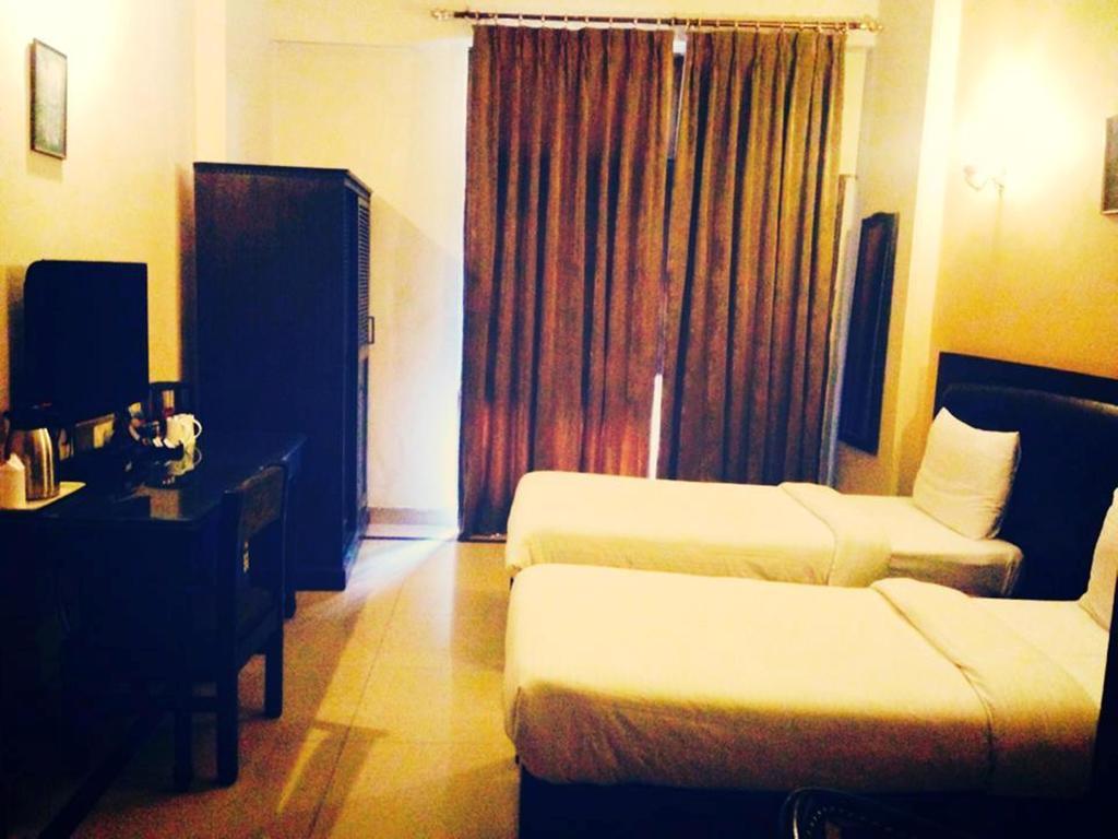 Hotel Fabexpress Lloyd House Nowe Delhi Zewnętrze zdjęcie